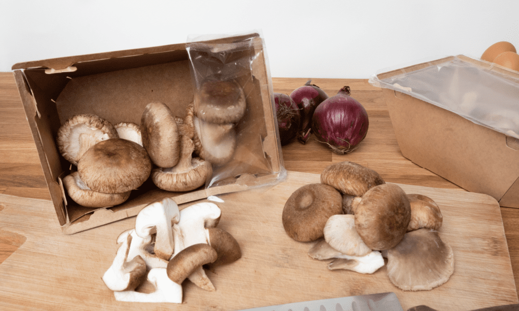 Graphic Packaging International arbeitet mit Smithy Mushrooms zusammen, um faserbasierte ProducePack™-Siegelschalen für exotische Pilze an britische Supermärkte zu liefern